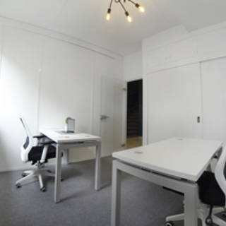 Bureau privé 10 m² 2 postes Coworking Rue de la Clef Paris 75005 - photo 1